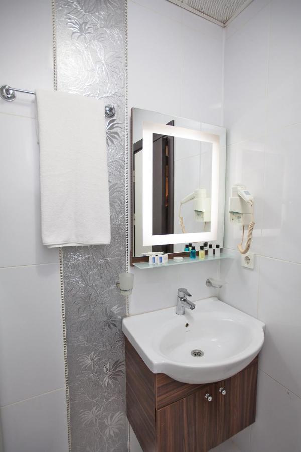 Hotel Bulvar อิสตันบูล ภายนอก รูปภาพ